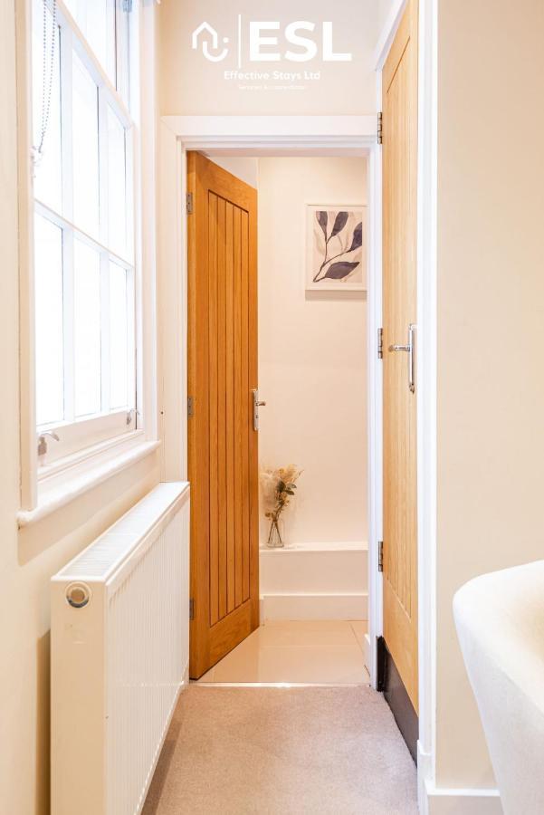 Super Central - Quiet - 2 Bedroom Cottage 슈루즈버리 외부 사진
